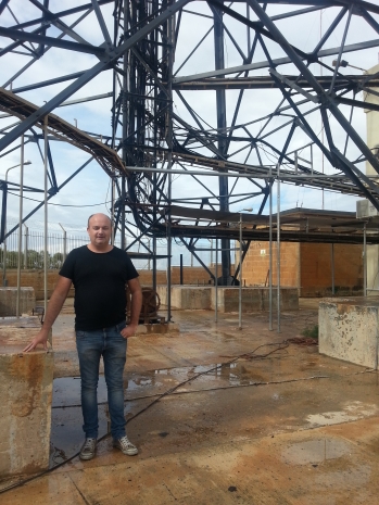 Gharghour Antenna & Simon Lumsden Gharghour Antenna & Simon Lumsden