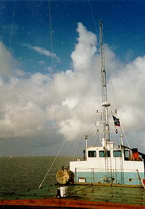 Yeoman Rose underway from deck