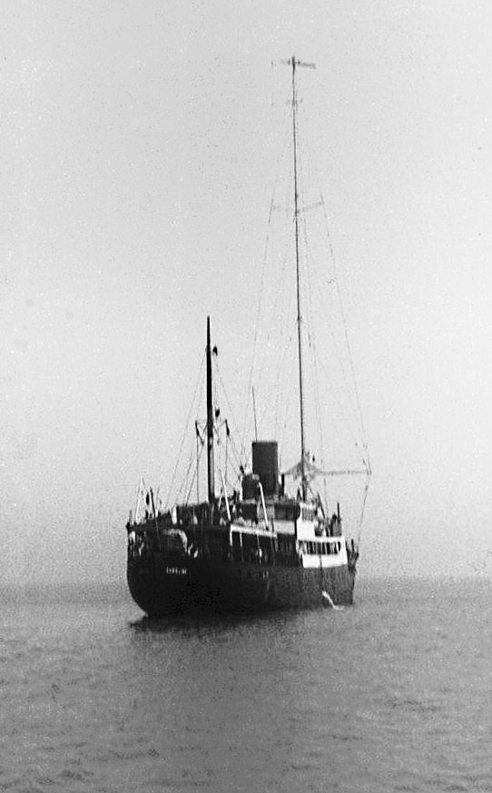 MV Caroline off Essex in 1964 4