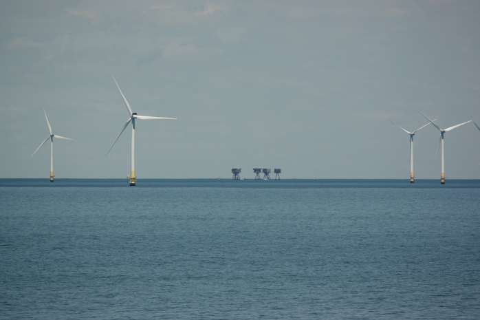 Kentish Flats Windfarm & Shivering Sands Army Forts