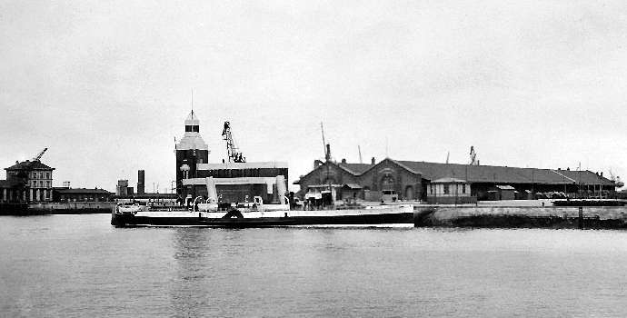 PS Queen of Thanet, in Calais