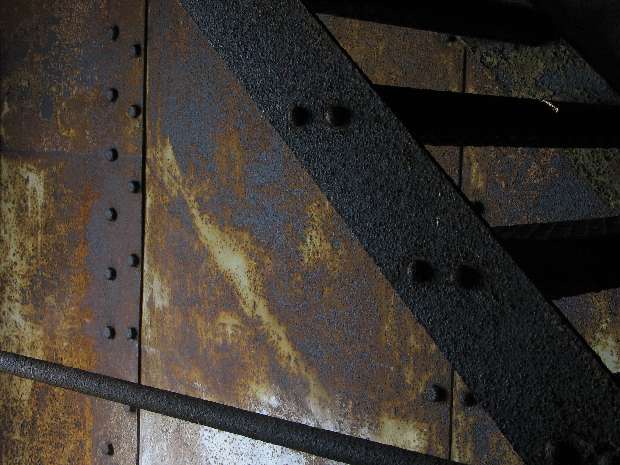 Intermediate level stairs to roof