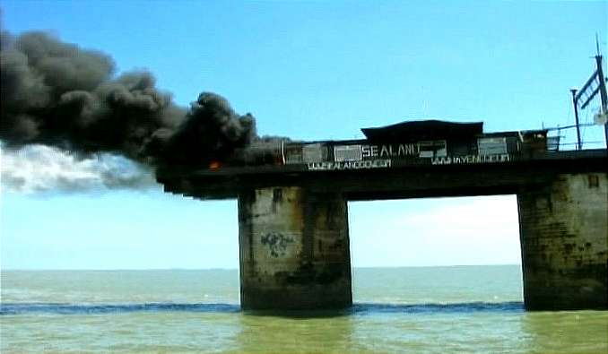 Sealand on Fire before fire fighters arrive